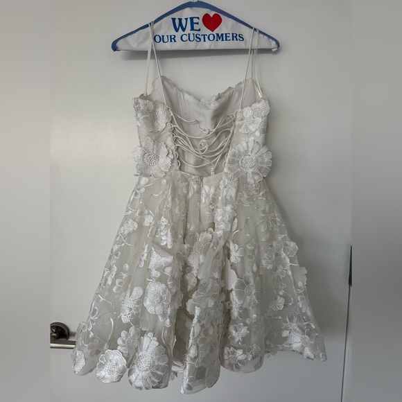 UNTAMED PETALS BY AMANDA JUDGE White Floral Mini Dress - Picture 7 of 10